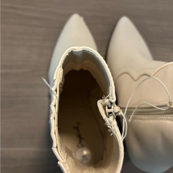 Qupid Cream Ankle cowboy Boots - Picture 3 of 6